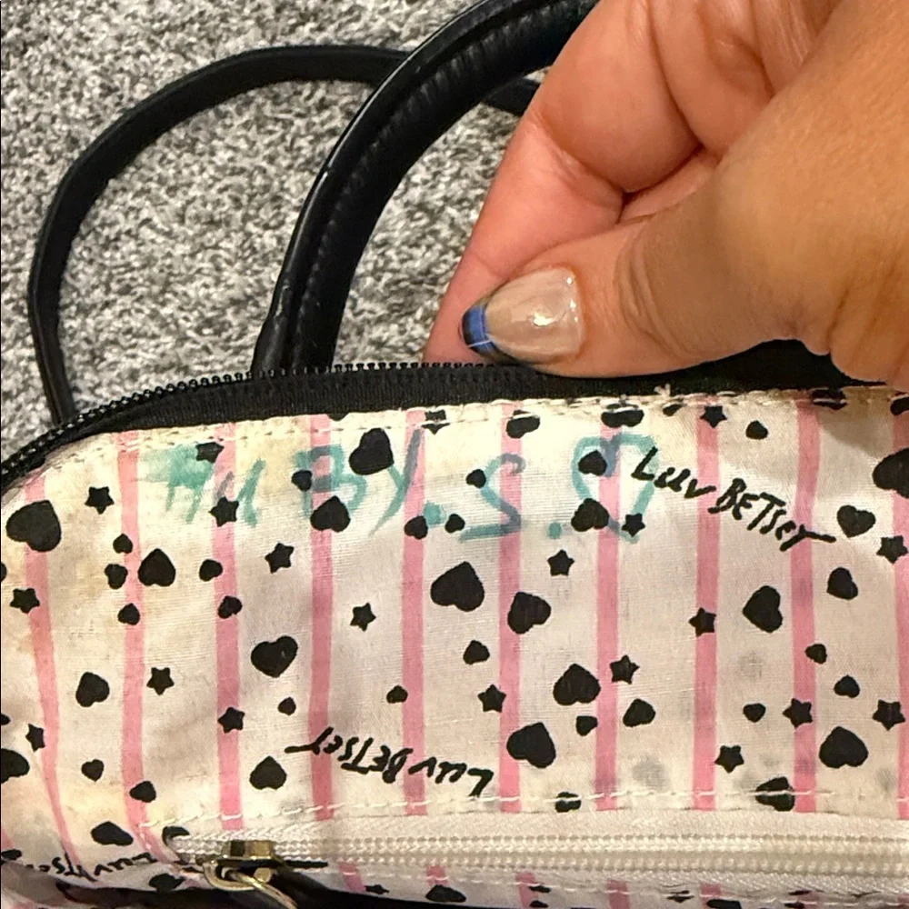 Betsey Johnson Handbag sunglasses lips crossbody bag purse designer chic fashion - Picture 9 of 9